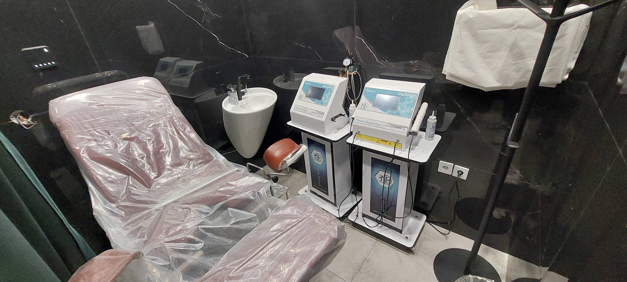 تصویر 14 از گالری دکتر دنیا خسروی